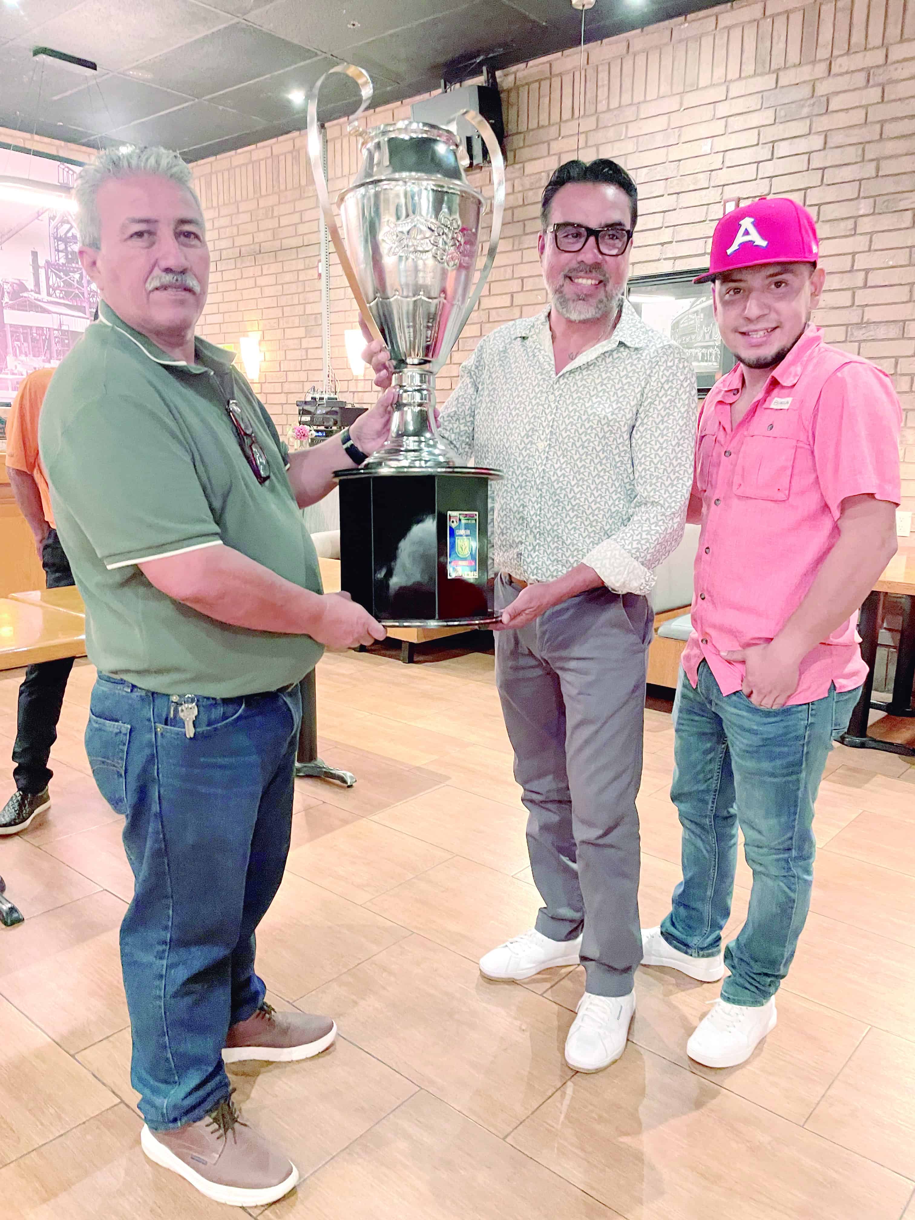 Rey Carmona entrega trofeos del Torneo Apertura 2026 en Coahuila