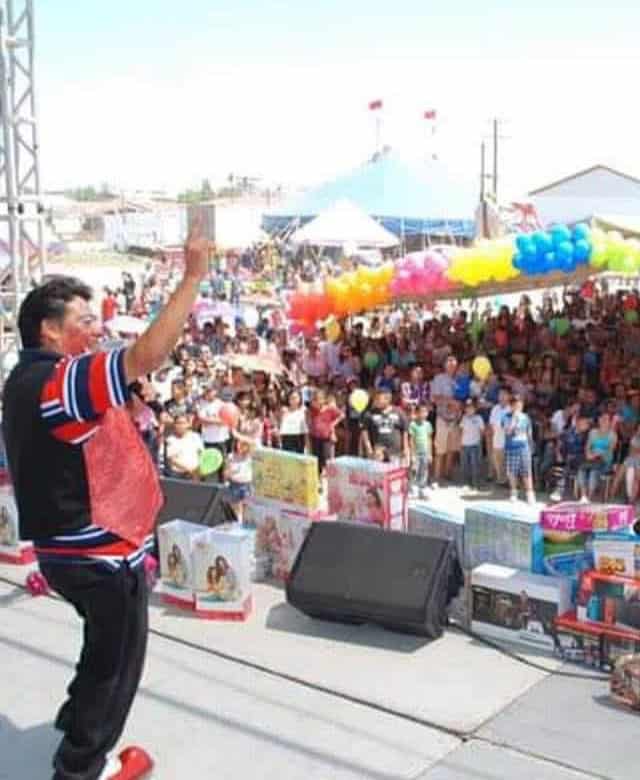 Pedro Báez Vallejo, el payaso Botanita, recibe un emotivo adiós en Nueva Rosita