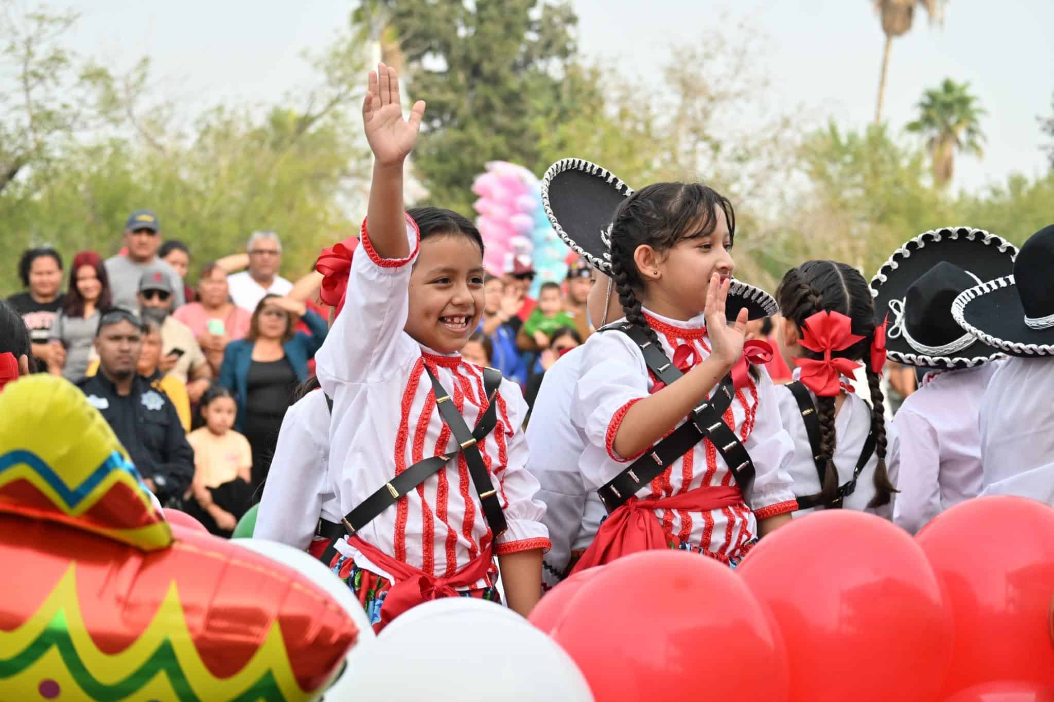 Mil 800 estudiantes y diversas instituciones participar&aacute;n en el desfile del 20 de noviembre en Frontera