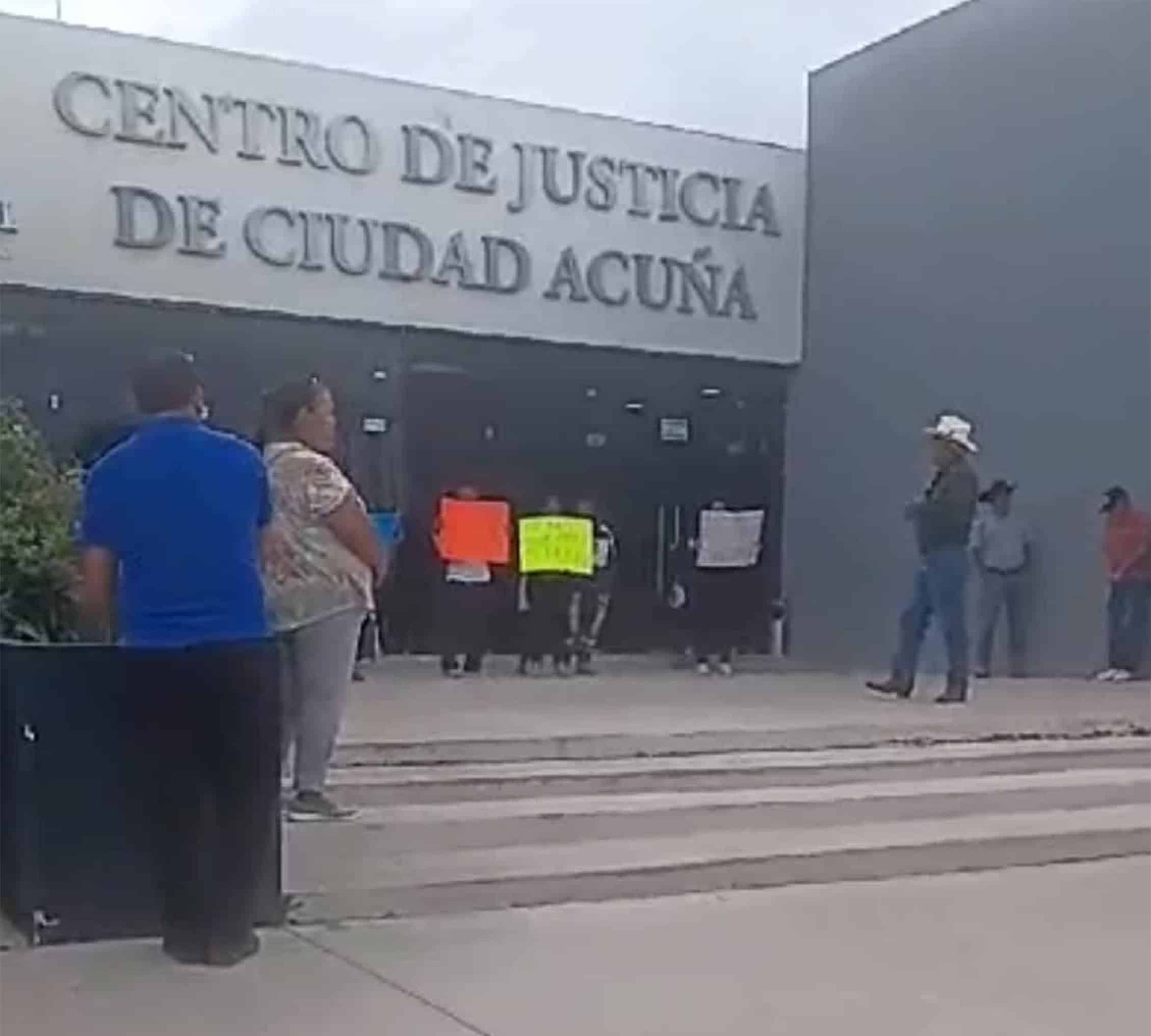 Familias de Acu&ntilde;a exigen localizar al due&ntilde;o de terrenos tras nueve a&ntilde;os sin resolve