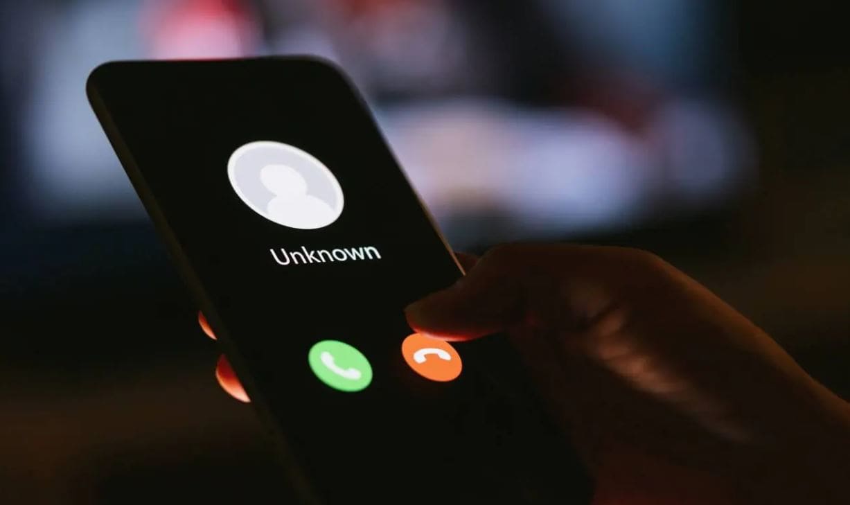 Extorsionan con $15 mil a dos trabajadores federales