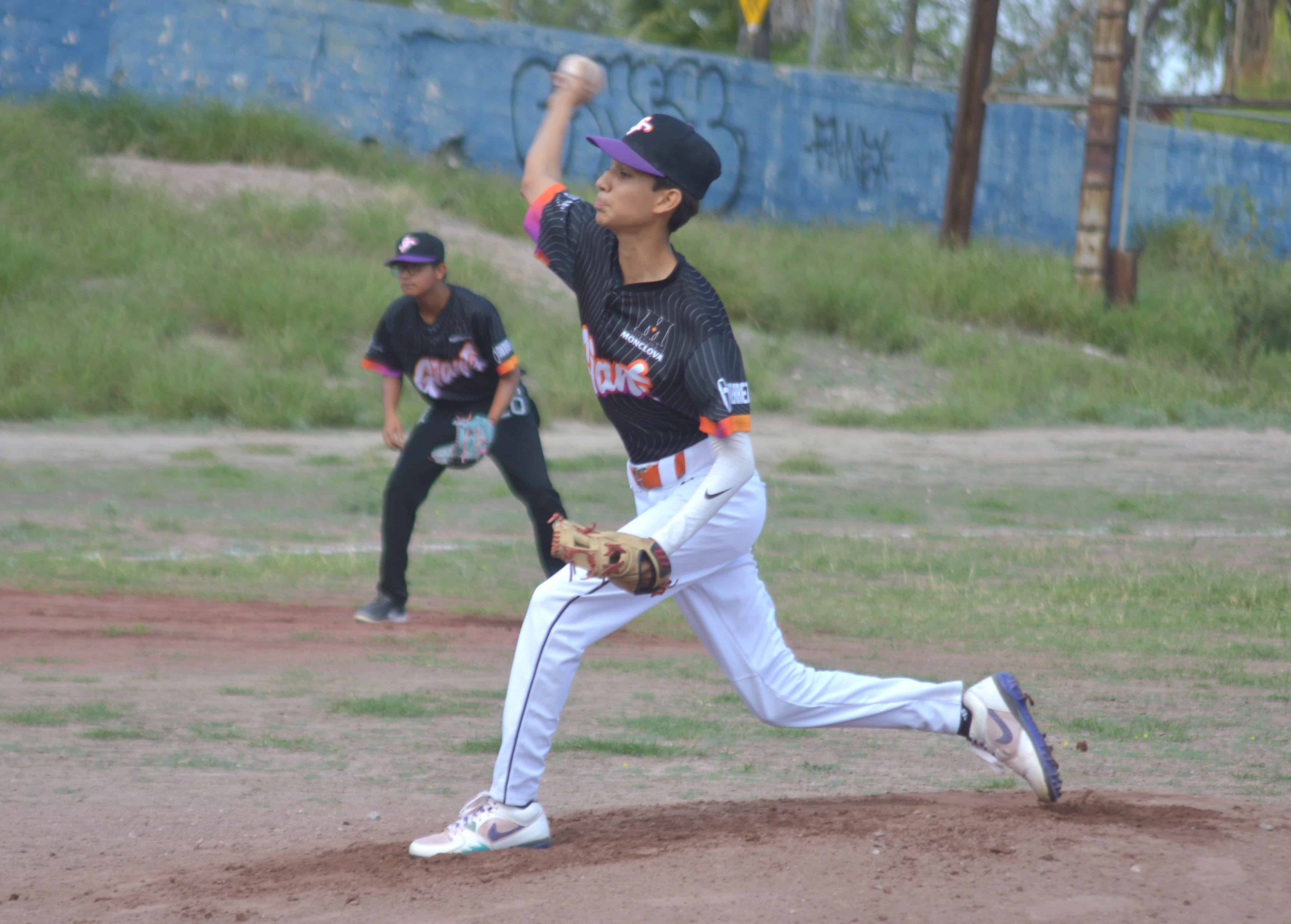 Gigantes vencen 11-1 a Sultanes en Monclova: Nicolás Obregón brilla Gigantes vencen 11-1 a Sultanes en Monclova: Nicolás Obregón brilla