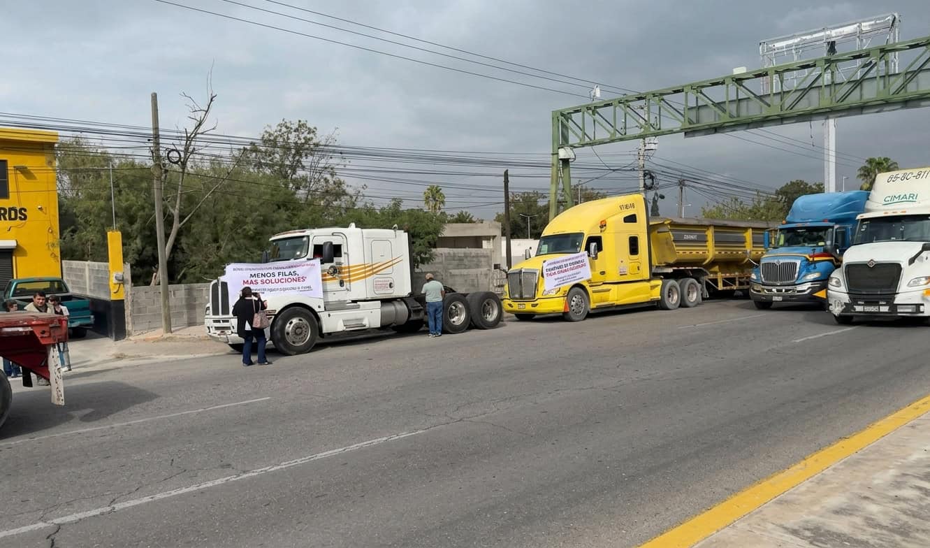 Transportistas se manifiestan en Monclova