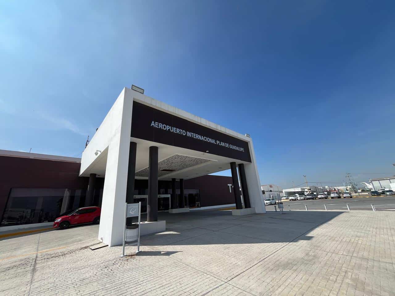 Javier Díaz González anuncia vuelos de Aeroméxico desde Saltillo Javier Díaz González anuncia vuelos de Aeroméxico desde Saltillo
