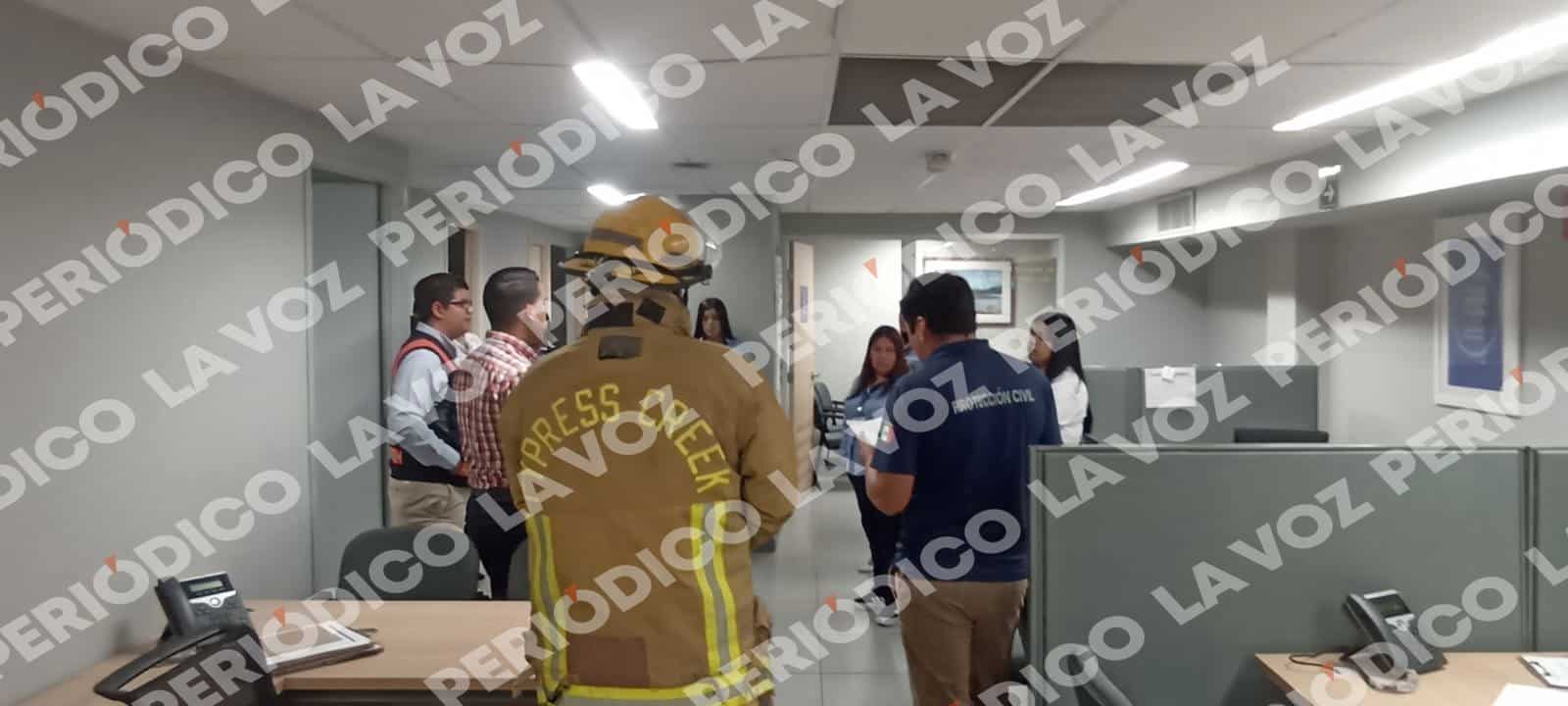 Protección Civil y Bomberos realizan simulacro en financiera de Monclova