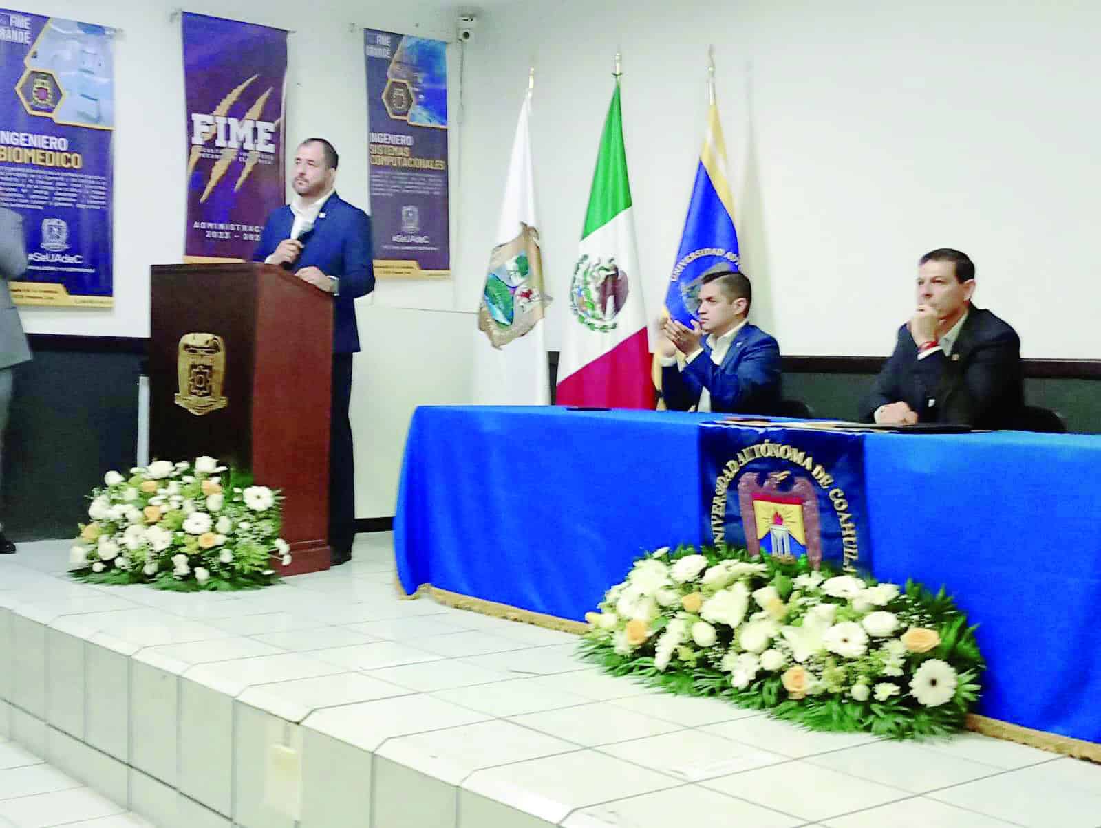 Jesús Rolando Rodríguez toma protesta como nuevo director de FIME en Monclova