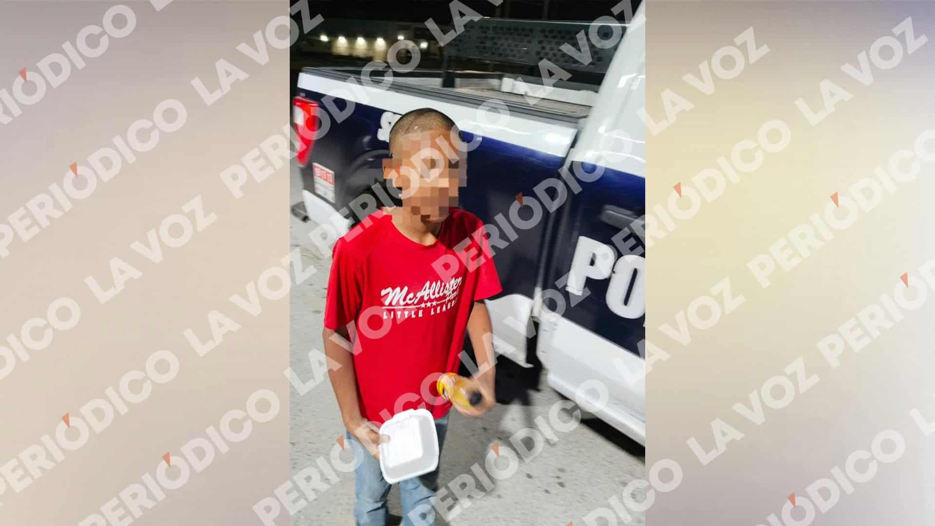 Policía Municipal de Monclova localiza a niño solo en establecimiento comercial Policía Municipal de Monclova localiza a niño solo en establecimiento comercial