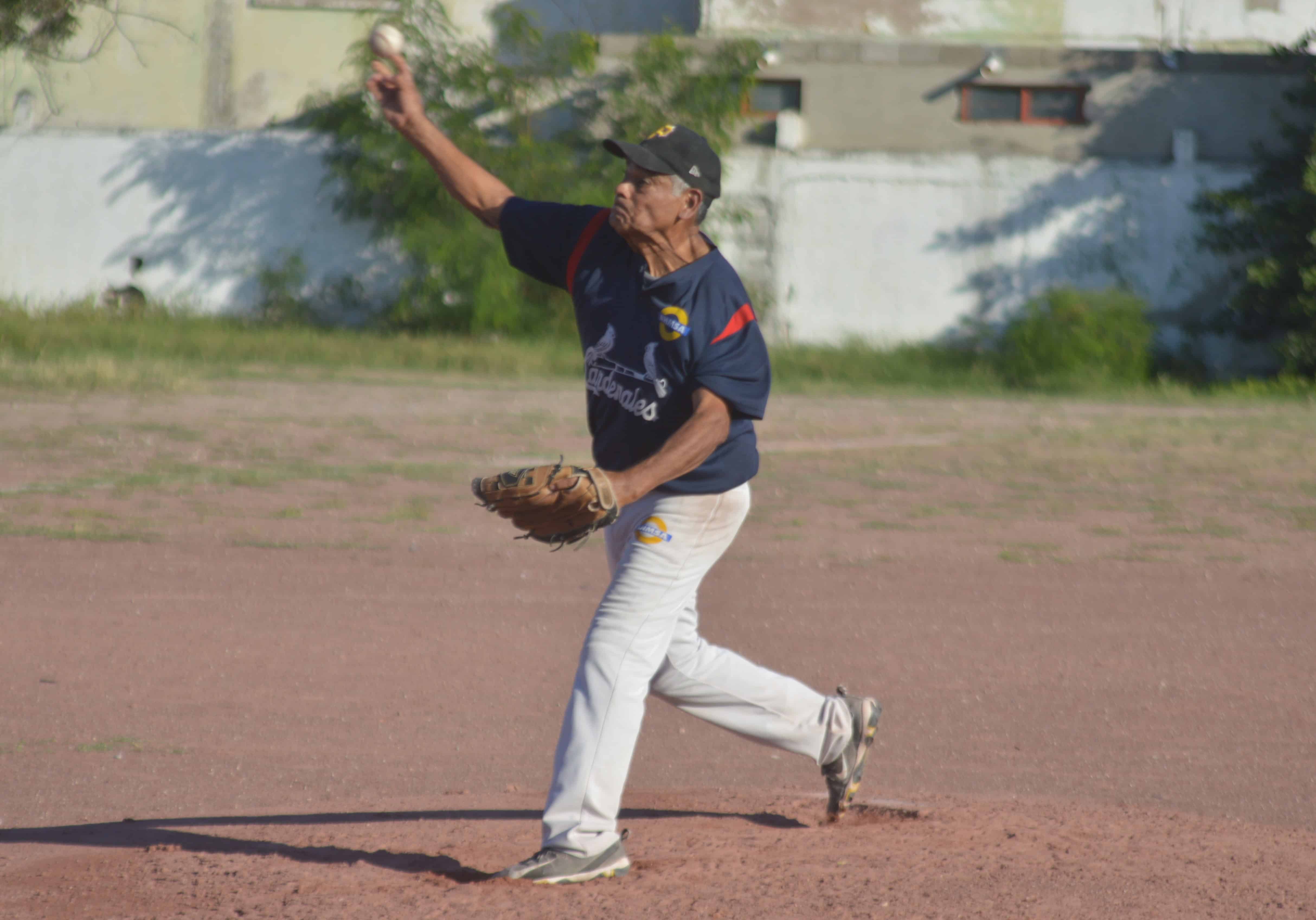 Tecolotes aplastan a Piratas: 24-6 en Monclova