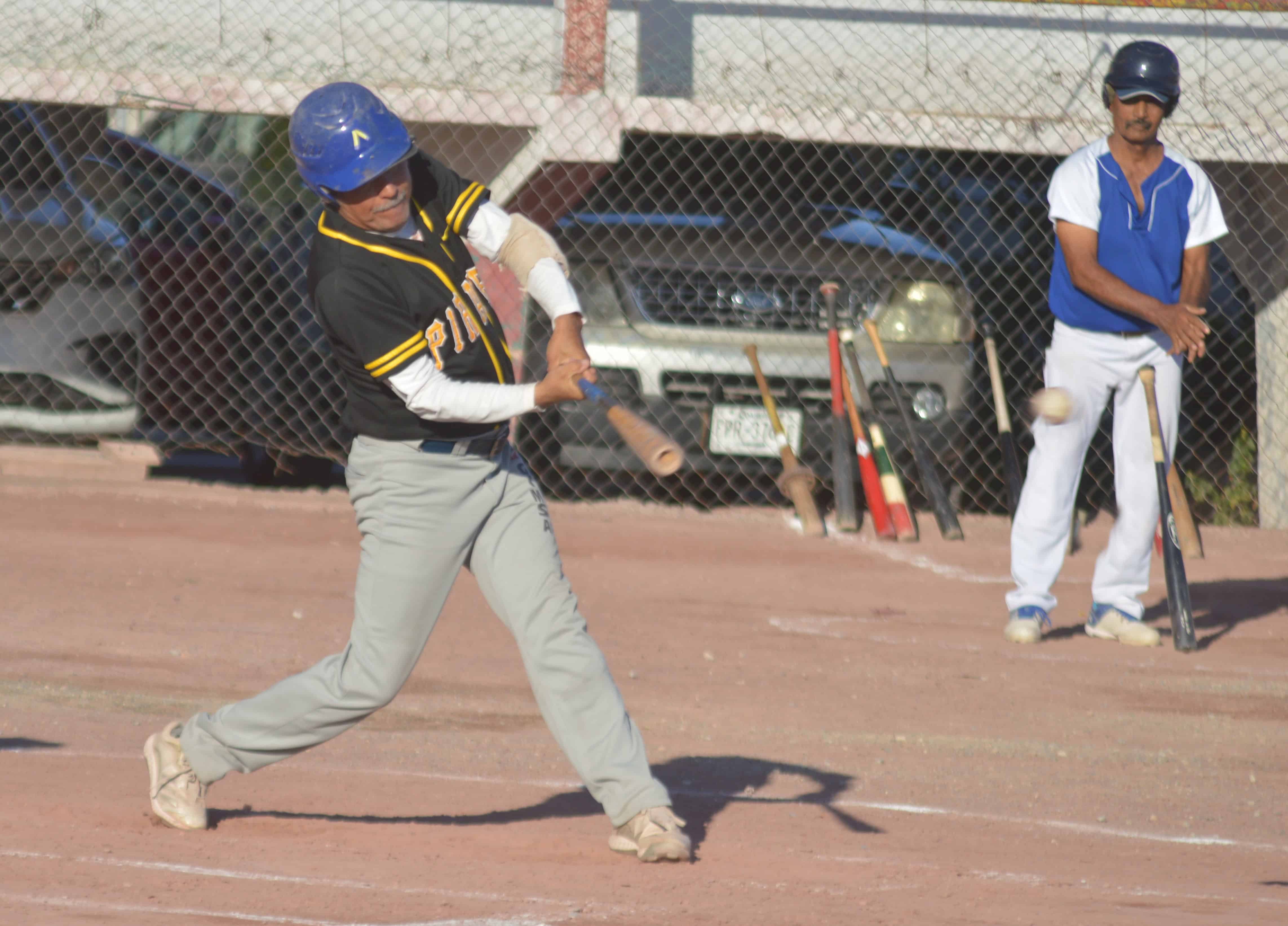 Tecolotes aplastan a Piratas: 24-6 en Monclova