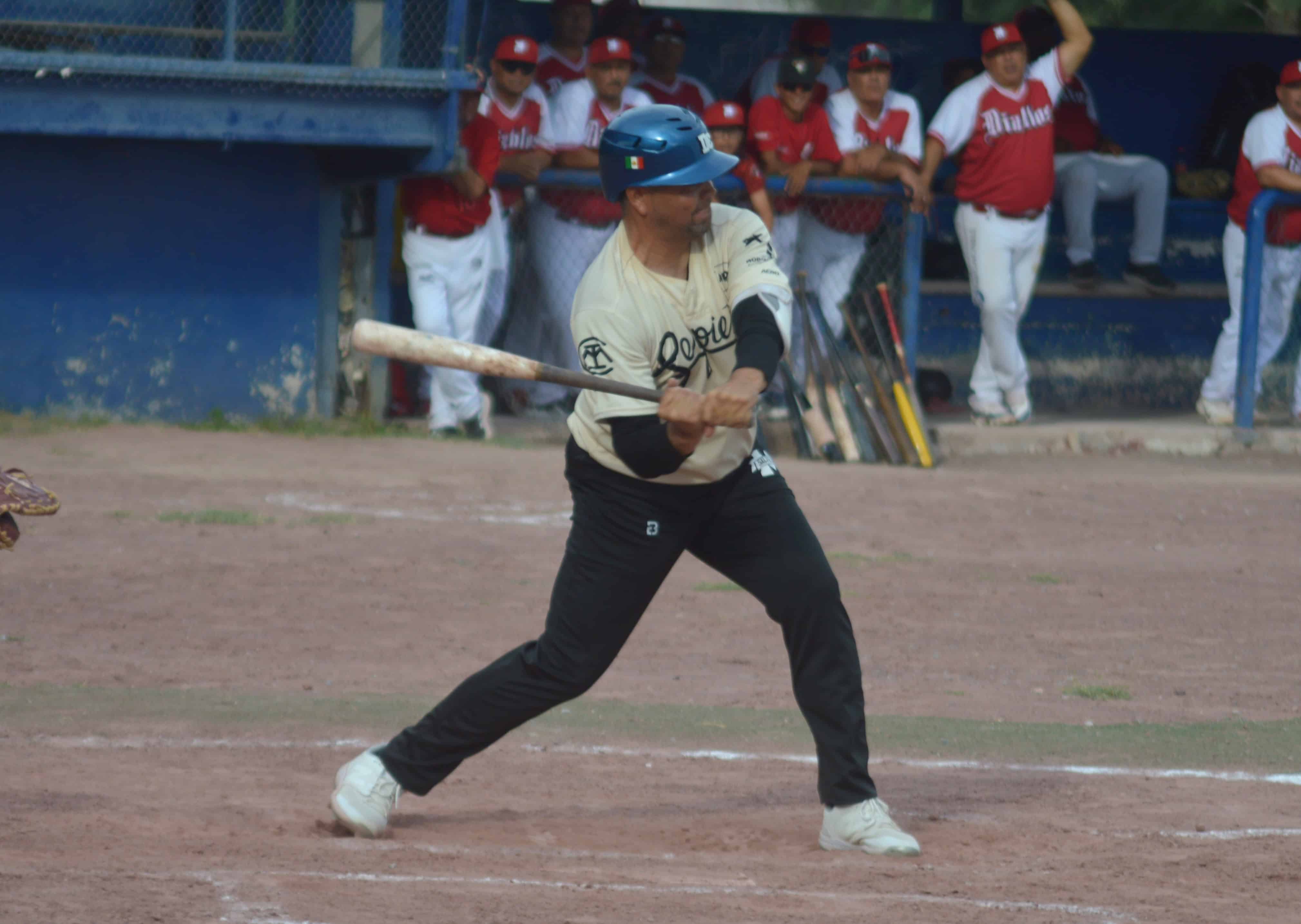 D-backs invictos inician playoffs: Liga de B&eacute;isbol 40 a&ntilde;os