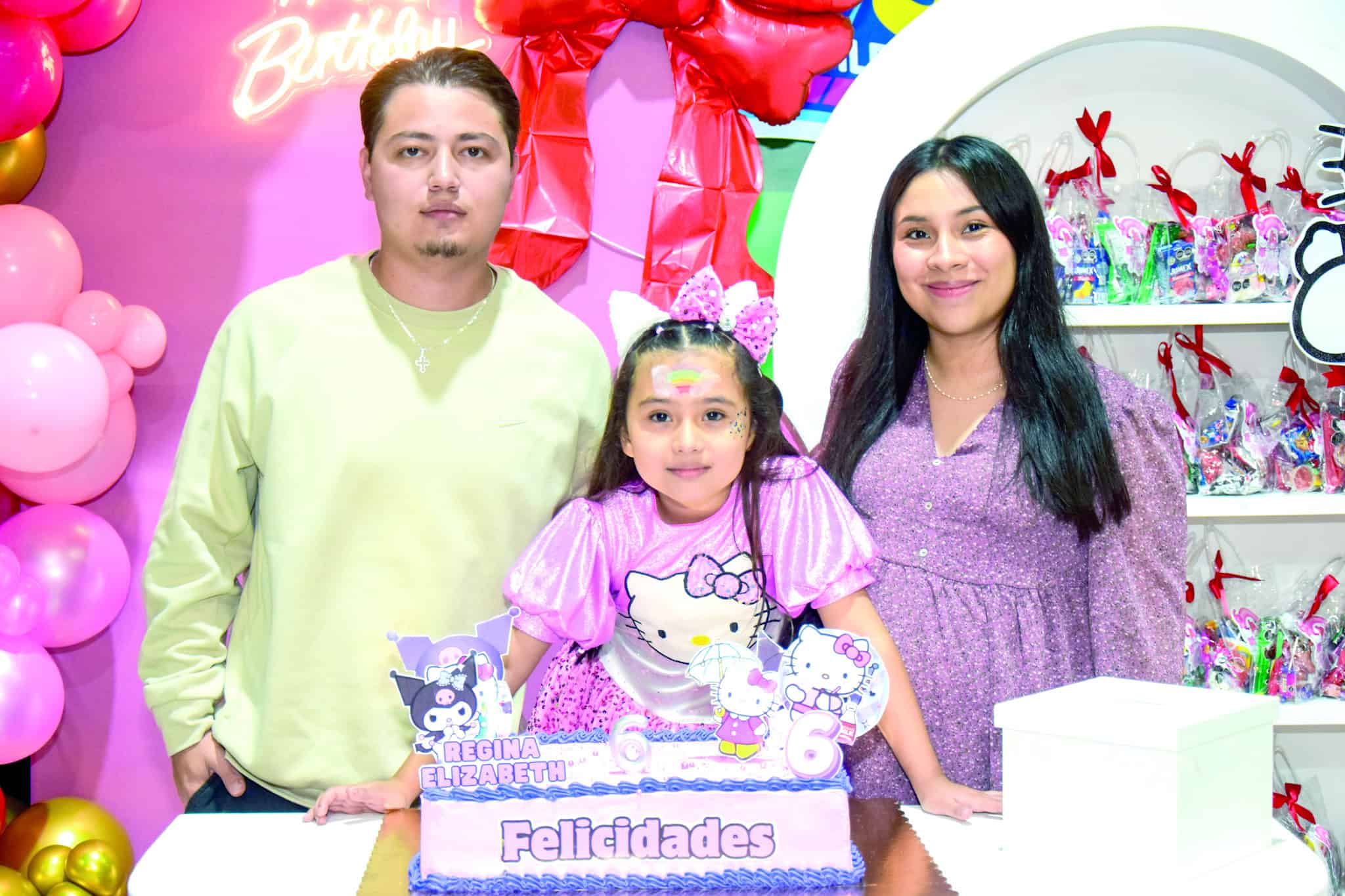 Familia festeja a Regina Mart&iacute;nez en su cumplea&ntilde;os n&uacute;mero seis