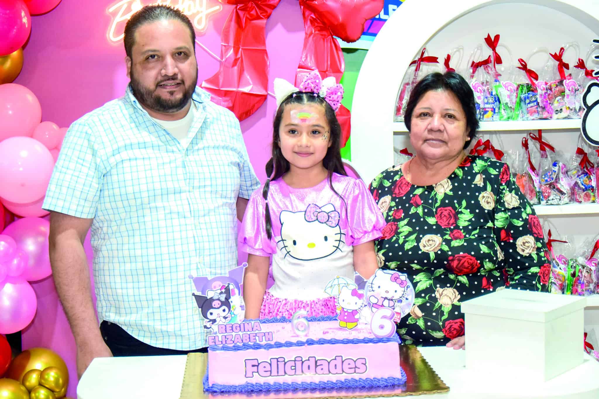 Familia festeja a Regina Mart&iacute;nez en su cumplea&ntilde;os n&uacute;mero seis
