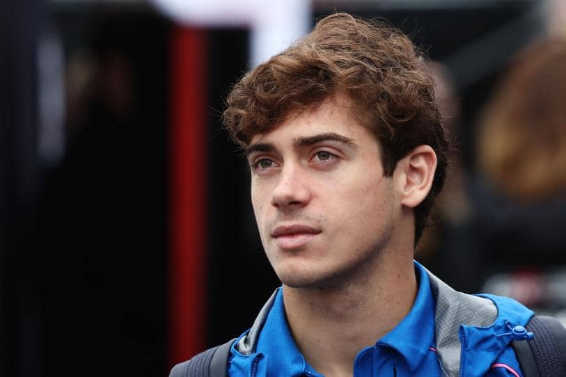 Franco Colapinto elogia a Sergio Pérez en su carrera 300