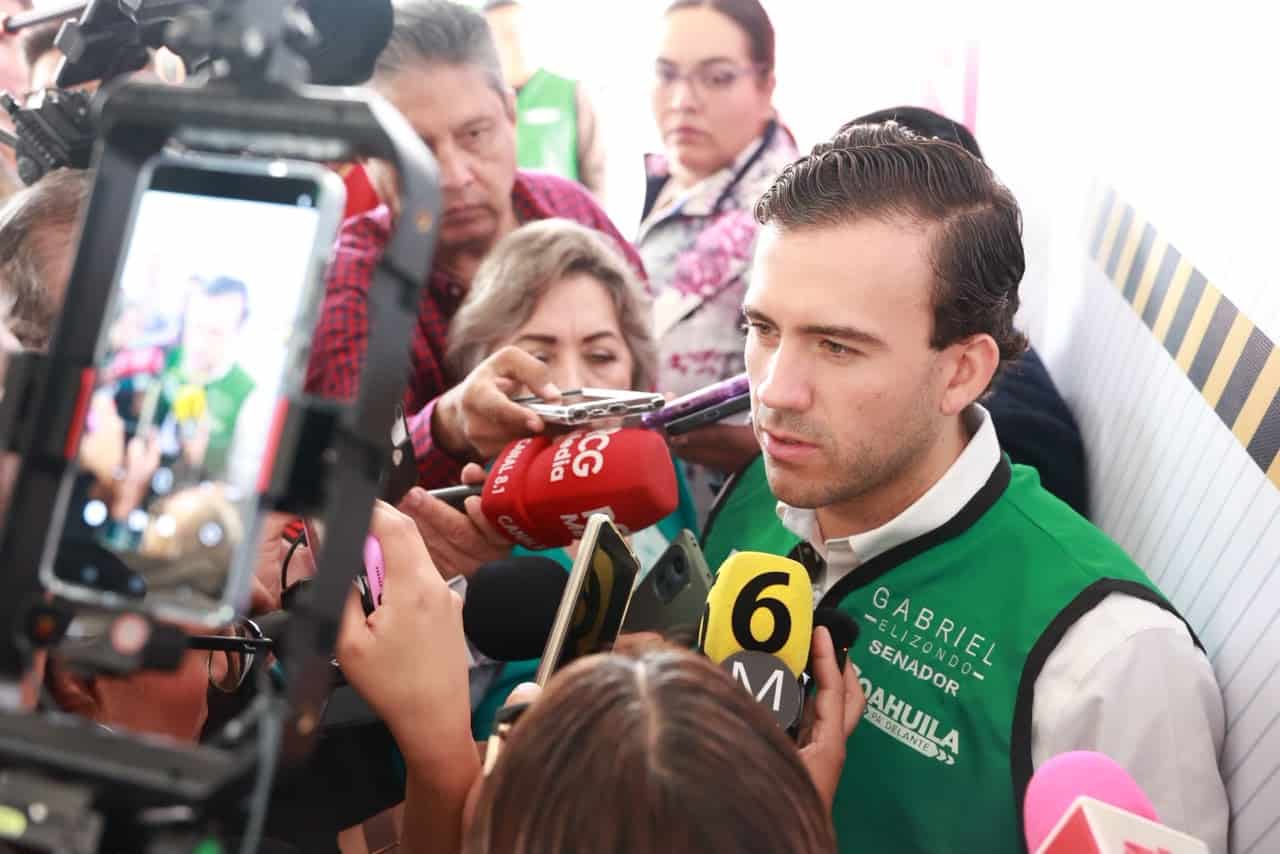 Senador Gabriel Elizondo Pérez presenta iniciativa en Coahuila Senador Gabriel Elizondo Pérez presenta iniciativa en Coahuila