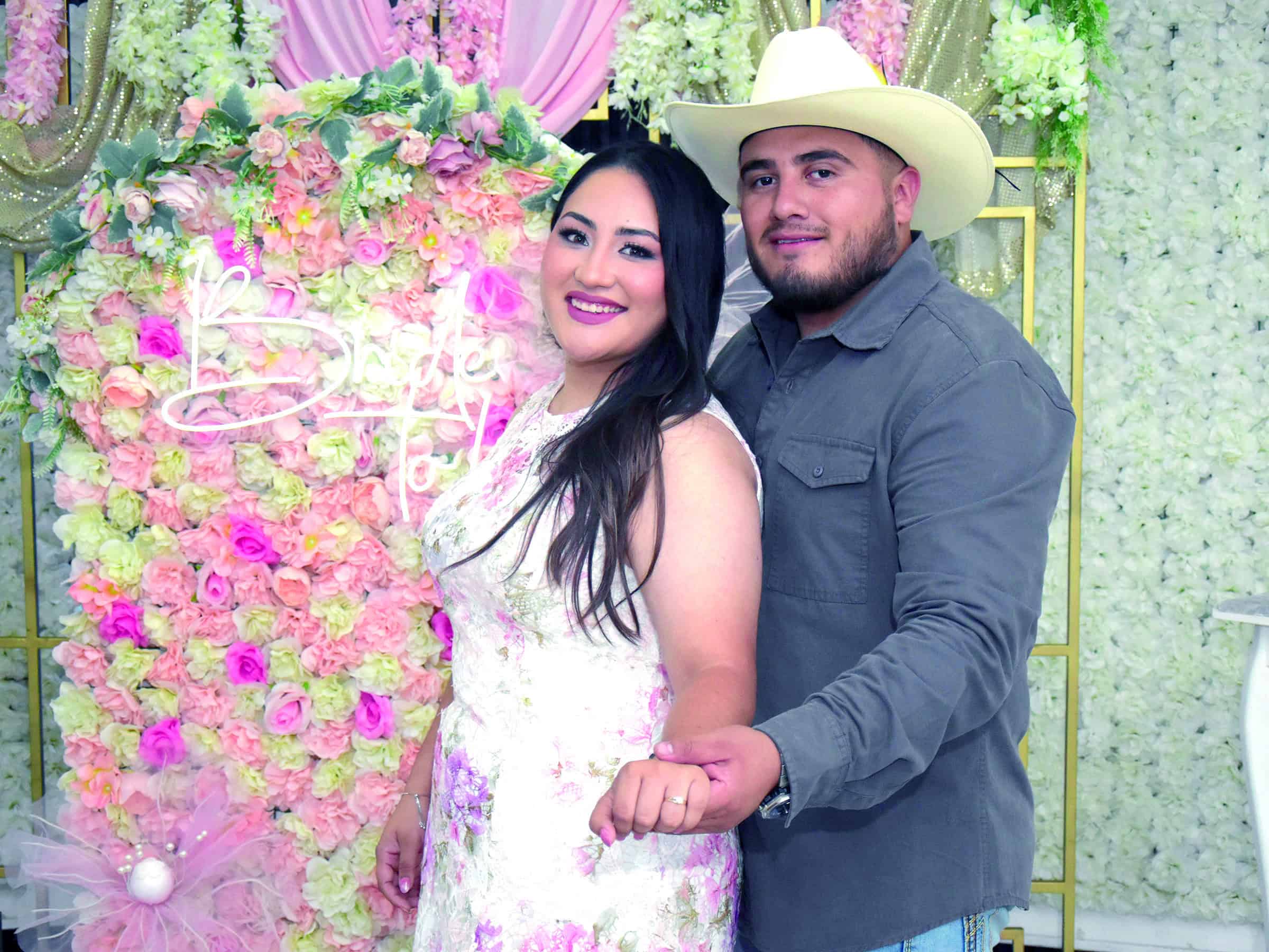 Heidi Cant&uacute; celebra su despedida de soltera rodeada de cari&ntilde;o