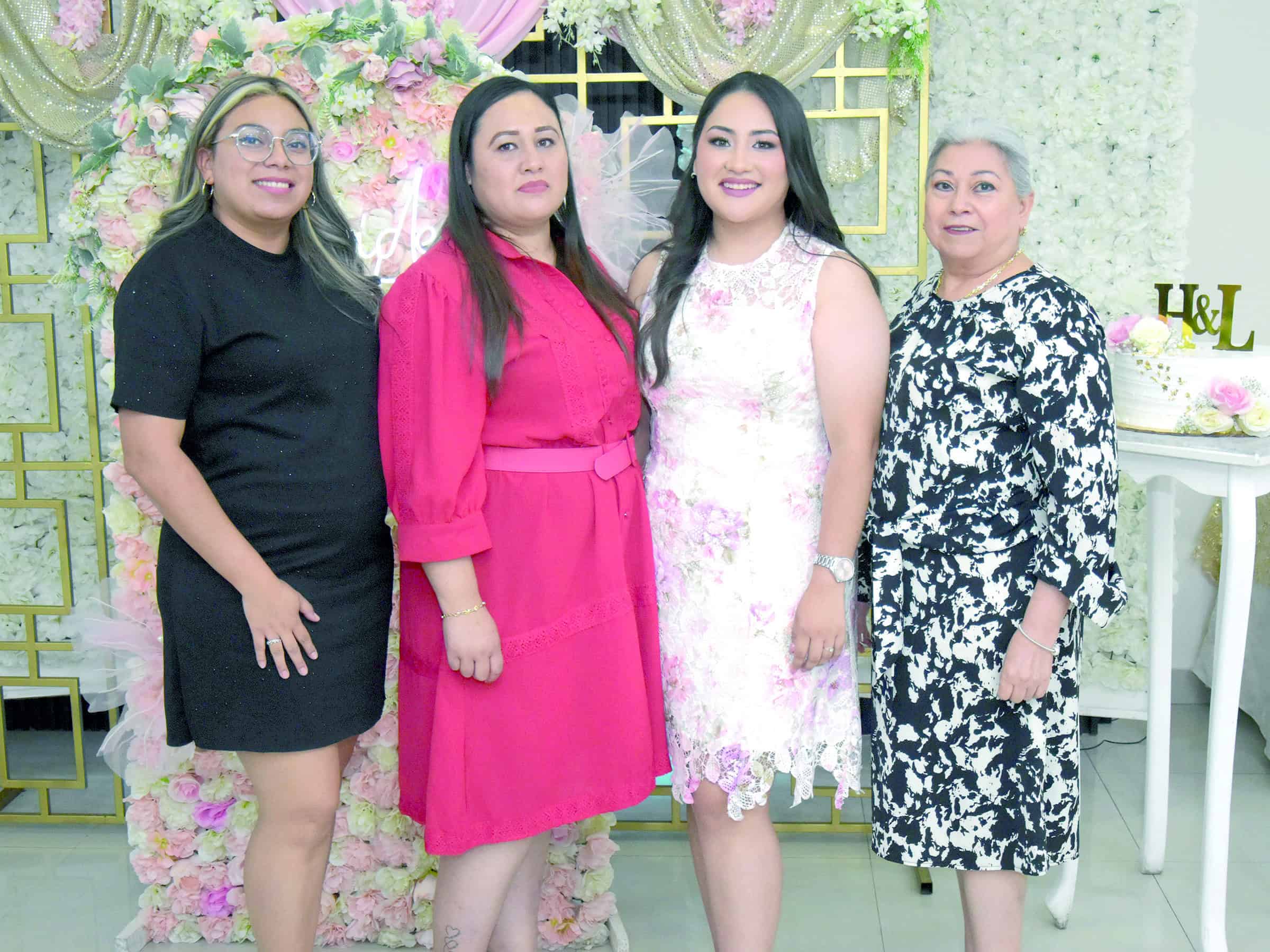 Heidi Cant&uacute; celebra su despedida de soltera rodeada de cari&ntilde;o