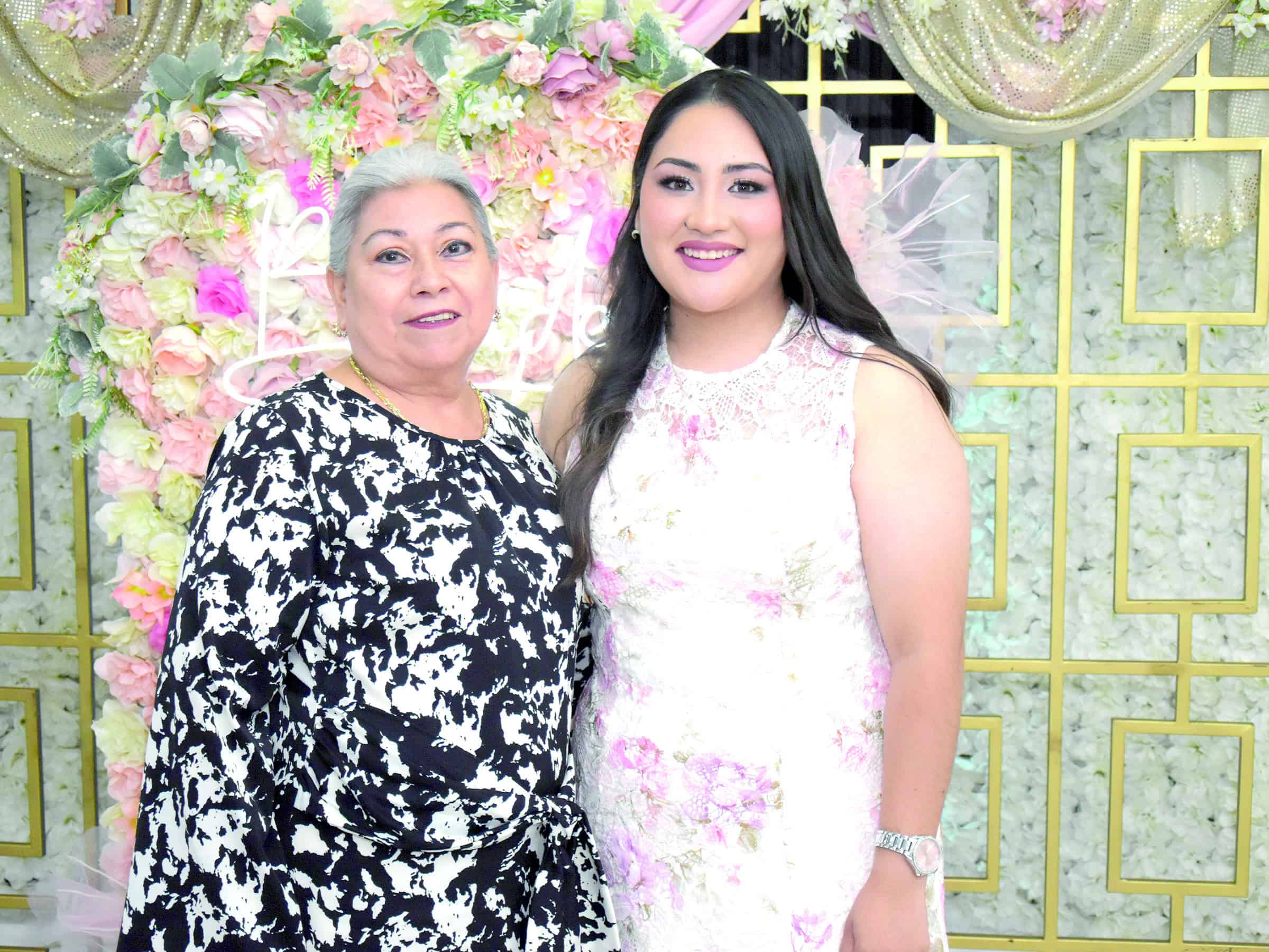 Heidi Cant&uacute; celebra su despedida de soltera rodeada de cari&ntilde;o
