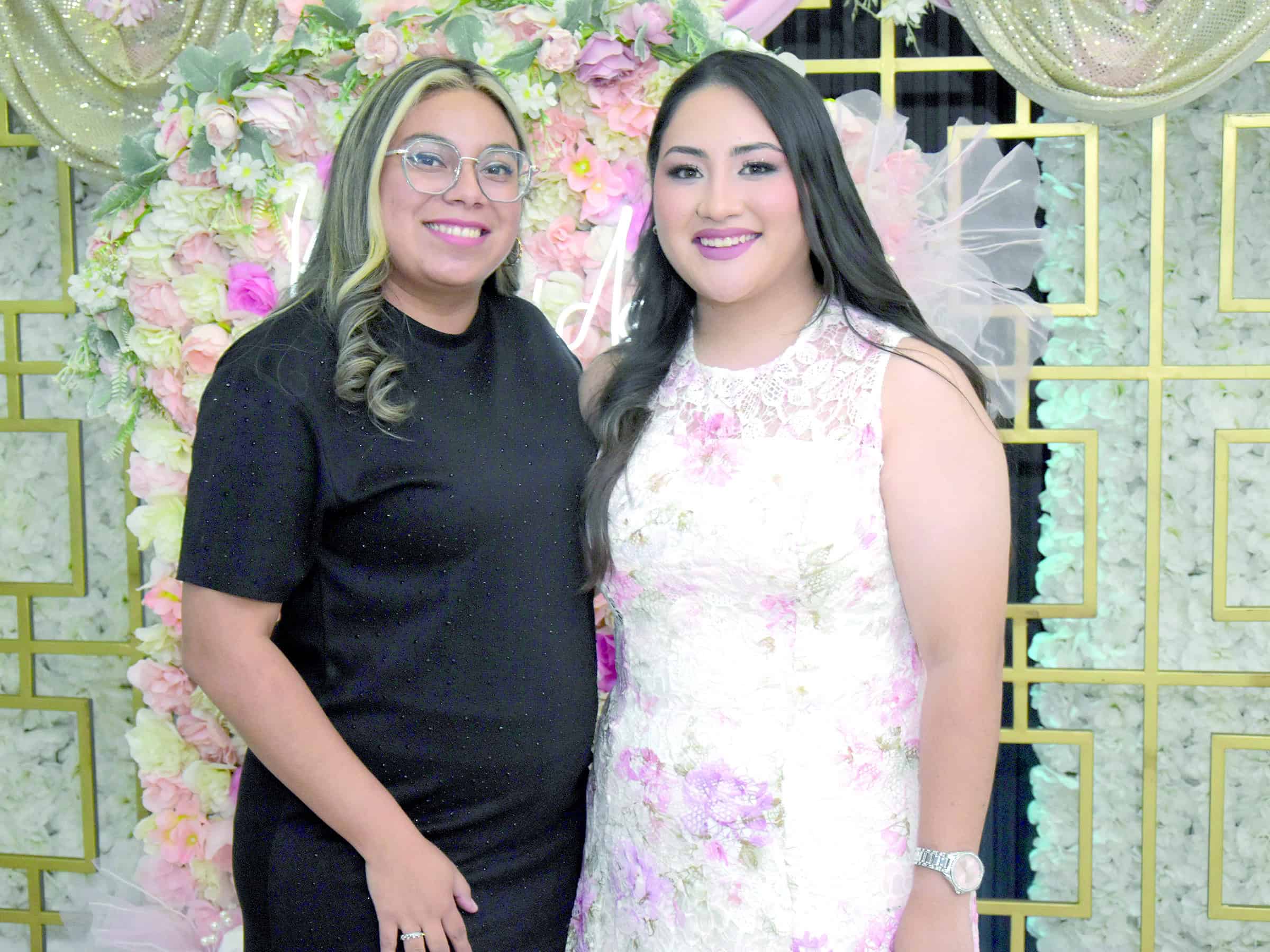 Heidi Cant&uacute; celebra su despedida de soltera rodeada de cari&ntilde;o