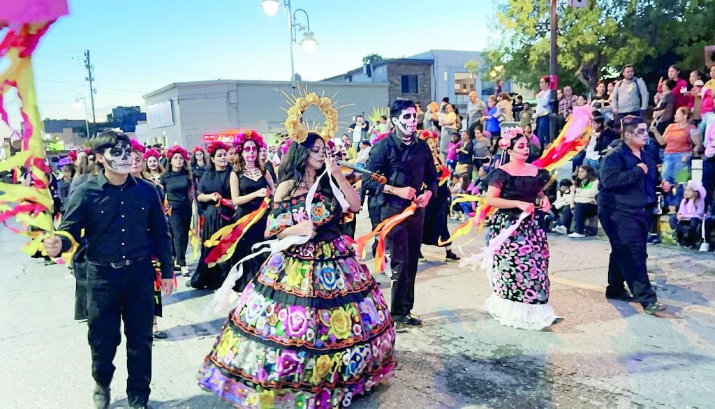 Día de Muertos en Monclova: desfiles y altares en espacios públicos Día de Muertos en Monclova: desfiles y altares en espacios públicos