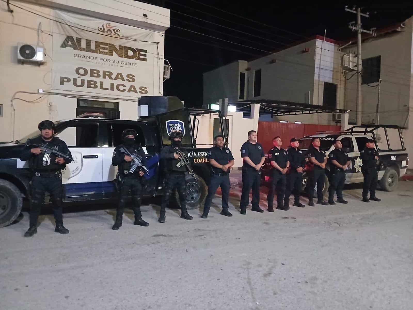Familias de Allende se preparan para recorrer las calles durante la celebración de Halloween.