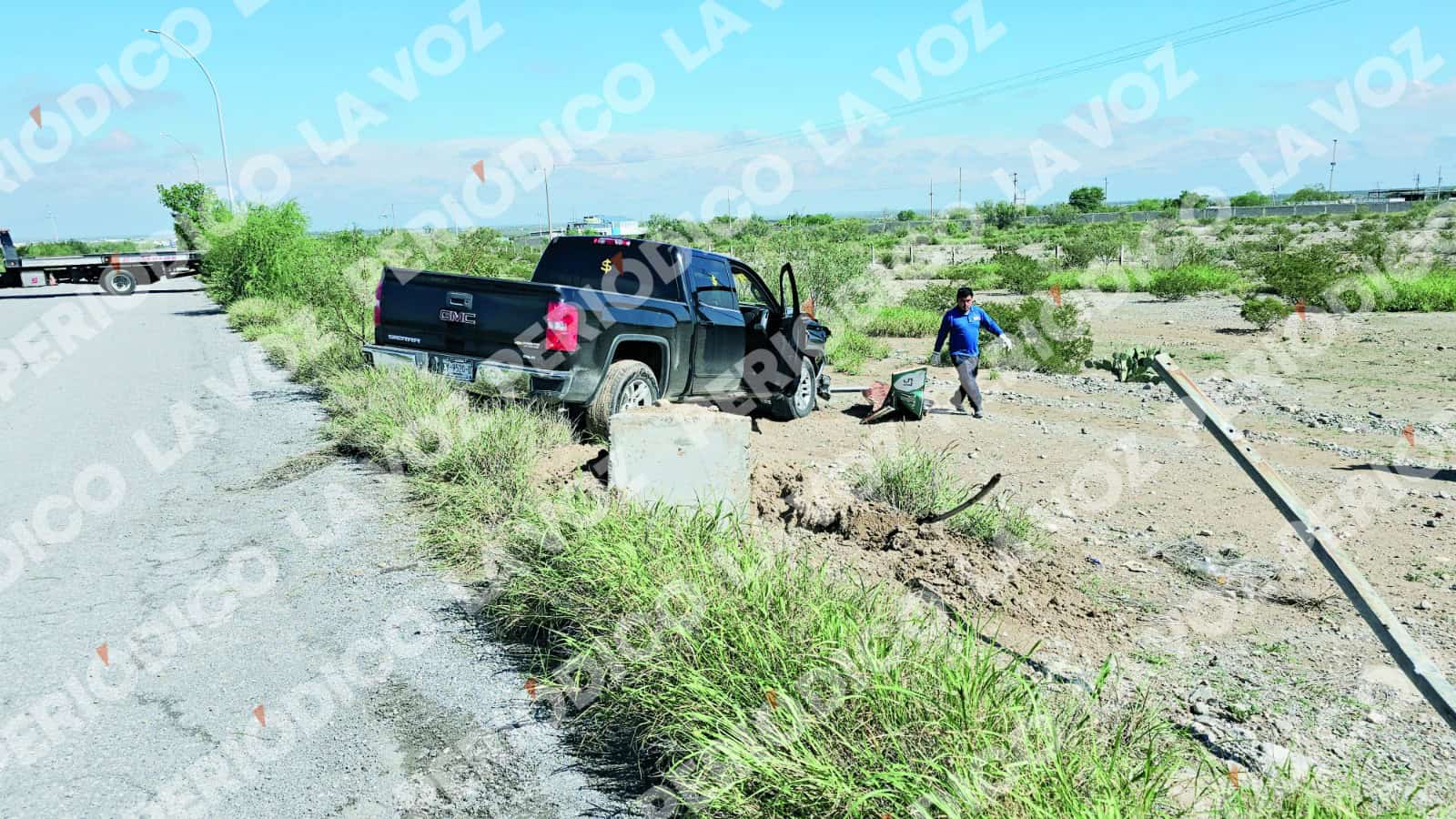 Accidente en Monclova: camioneta impacta infraestructura urbana